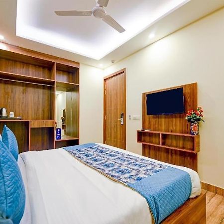 Hotel Rosewood Near Delhi Airport New Delhi Exterior photo