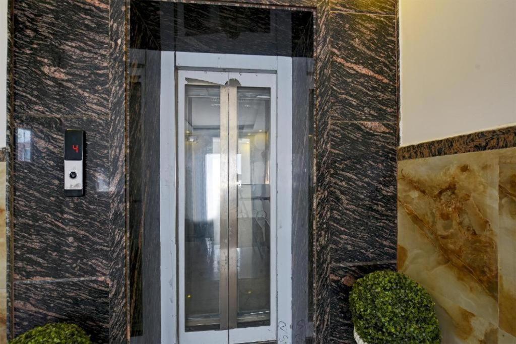 Hotel Rosewood Near Delhi Airport New Delhi Exterior photo